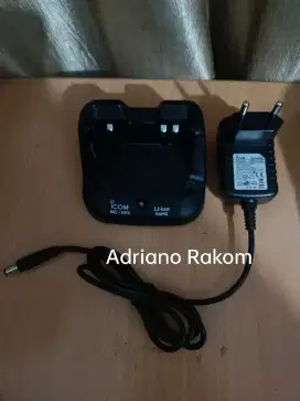 Charger HT icom V80/U80