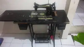 Mesin Jahit lama Merk Singer