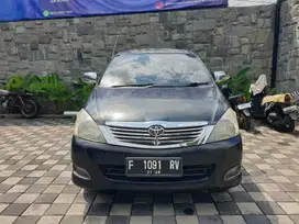 Kijang Innova G M/T Bensin