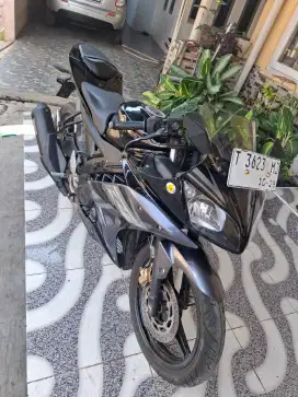 Yamaha R 15 V2 black