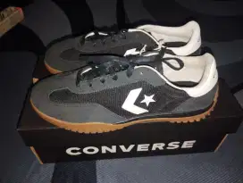 CONVERSE RUN STAR TRAINER SIZE 40