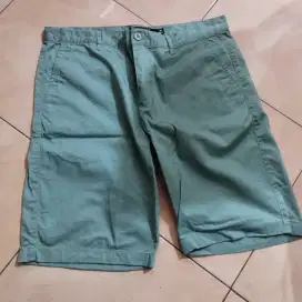 Celana Pendek Giordano Ukuran 36 Warna Bermuda