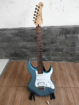Gitar Yamaha pacifica 112j original
