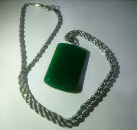 Kalung Giok besar  liontin giok hijau klasik tembus sinar