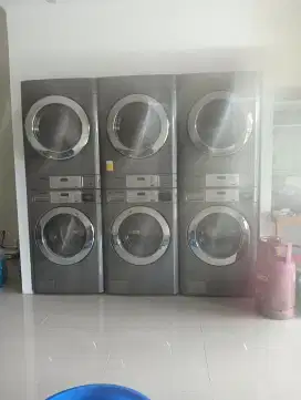 Lowongan untuk strika