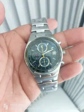 Jam tangan Seiko chronograph