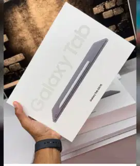 NEW SAMSUNG TAB S10 FE 5G FREE BT SPEAKER + FIT 3 SMARTWATCH