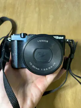 Nikon 1 J5 Lensa Kit 10-30mm VR + Lensa Nikkor 30-110mm fullset