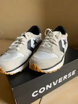 Sepatu Converse Omni Trainer, Ivory-Black, Sneakers Unisex, Size : 42