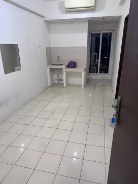 Dijual Apartemen Puri Park View Tower E 2BR lt 20 hadap pool BU murah