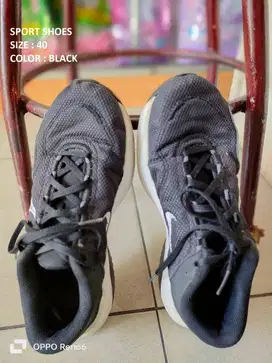 Preloved - Sport Shoes - Sepatu Sport - Sneakers Wanita - Bekas