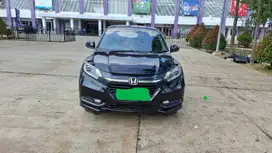 HRV 1,8 RS WARNA HITAM THN 2017. STNK MATI MARET 2023 KALENG THN 2027