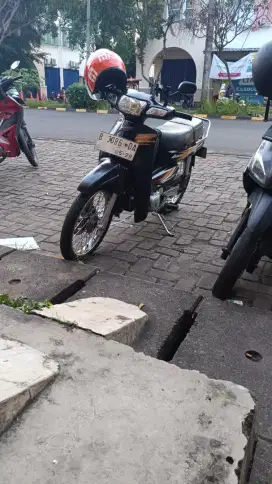 Honda Astrea Legenda 2