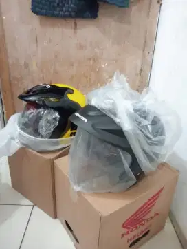 Helm Masih baru banget belum dipake sama sekali