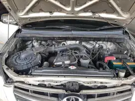 Toyota Kijang Innova 2010 Bensin