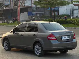 Nissan Latio 2010 Bensin