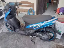 Mio full senyum