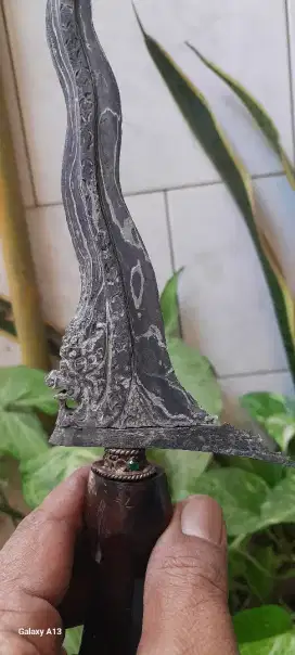 Keris naga primitif