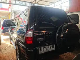 Isuzu Grand touring 2010 Diesel