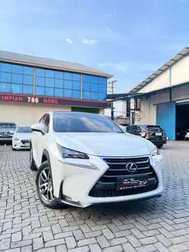 Lexus NX200t Luxury CBU A/T Putih 2015  zenix pajero cx 8 hrv voxy glc