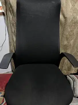 Kursi office/gaming Informa Lumos, pemakaian baru 2 bulan. Nego.