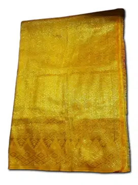 Golden Songket (kain songket tenun bemamg emas)