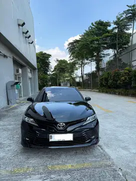 Toyota Camry V 2019