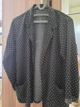 Outer polkadot hitam