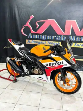 Honda CBR150R repsol th 2017 gas riding