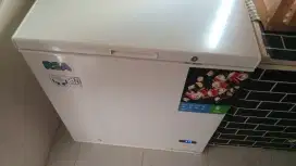 frezer gea 200liter pemakaian belum 1 bulan masih mulus no minus