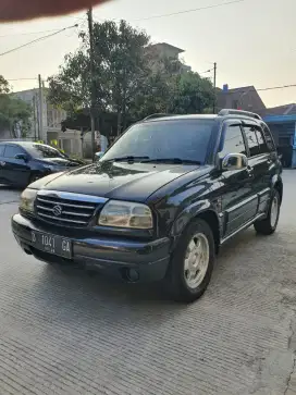Grand Escudo Nomade 2.0 MT 2002
Tipe paling tinggi