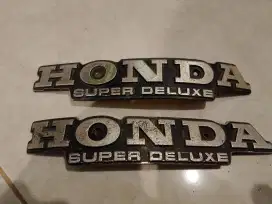 Emblem Tangki GL100
