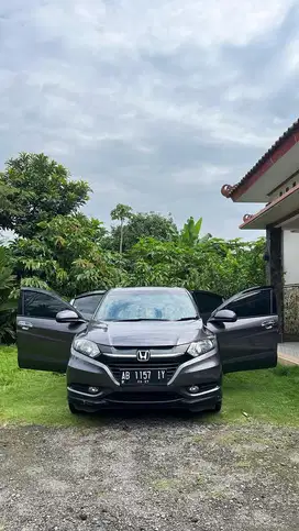 Di jual mobil HRV 2017
