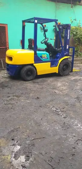 Forklift Komatsu 3 Ton,Manual,3 Meter,Isuzu C240,FD30-12,Tahun 2003