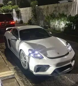 TERMURAH. PORSCHE Cayman GT4 2014 Look 981 mustang 2013