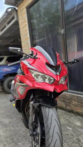 Zx25r 2023 persimmon red kondisi 99%