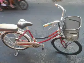 SEPEDA KRANJANG 24 INCH JUAL SUDAH TERPAKAI