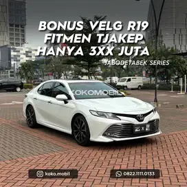 TOYOTA CAMRY 2.5 V AT SUNROOF 2020