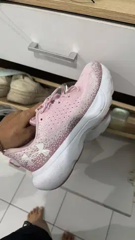 Sepatu under armour running