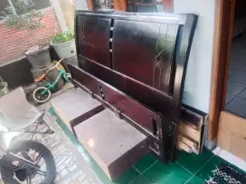 Dijual Ranjang (Tempat Tidur) & Meja Rias