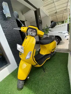 Vespa S125 i-Get Facelift 2021 Sole Yellow
