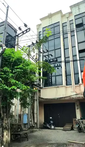 Disewakan Ruko Dekat Pusat Belanja Pasar Atom