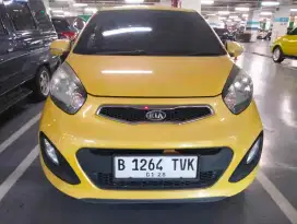Mobil KIA Picanto Matic 2011