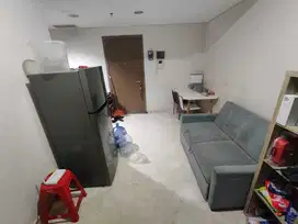 Apartemen 2 BR view kolam renang
