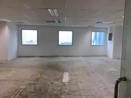 SEWA KANTOR DI JAKATA PUSAT SUDIRMAN 101M² BARE 250K NEGO