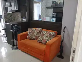 DISEWAKAN UNIT LANTAI RENDAH 2 KAMAR FURNIS APT BASSURA CITY
