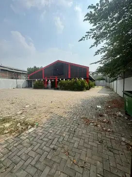 Disewakan Kavling Commercial + Bangunan ex Resto di Karang Tengah,