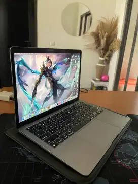 Mac Book M1dijual cepat