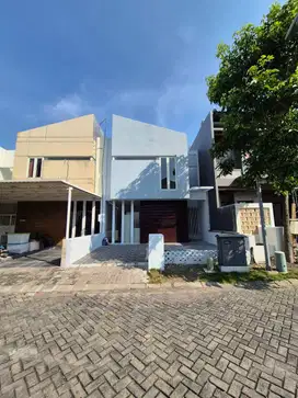 DISEWAKAN RUMAH DIAN ISTANA CLUSTER MOCA VRBANA - BARU RENOV