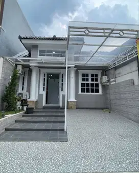 Dijual Rumah Bagus Cluster Taman Simpruk Lippo Cikarang